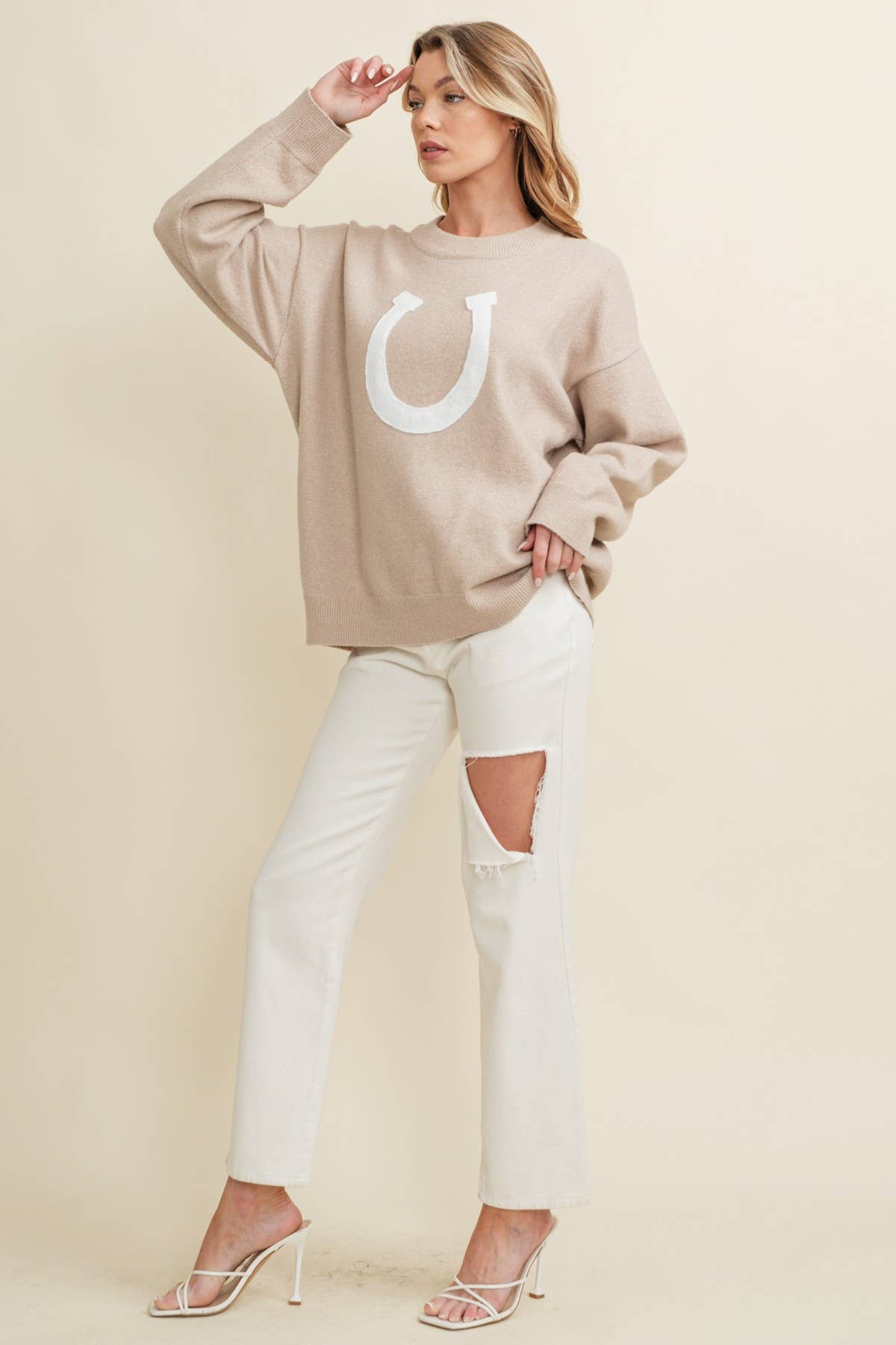 CSW13668 - HORSE SHOE PULLOVER SWEATER: Beige / S