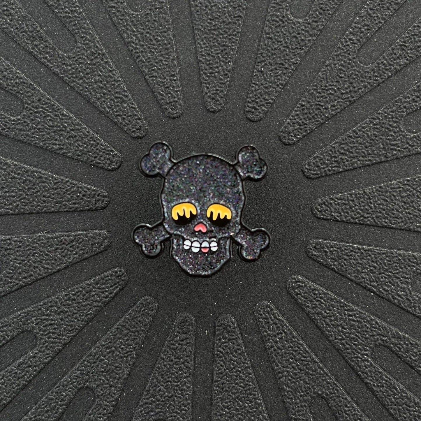 Skull Pins: Black