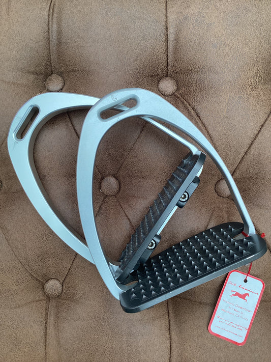 Stübben Maxi Grip Stirrup Irons