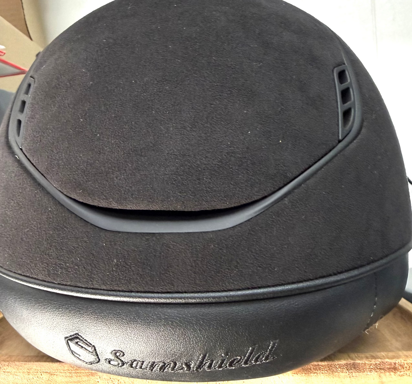 Helmet V2 Reg Brim - Alcantara Black Alcantara Top, Black Matt Blazon & Rails - Samshield Stock 2.0 - S2AR