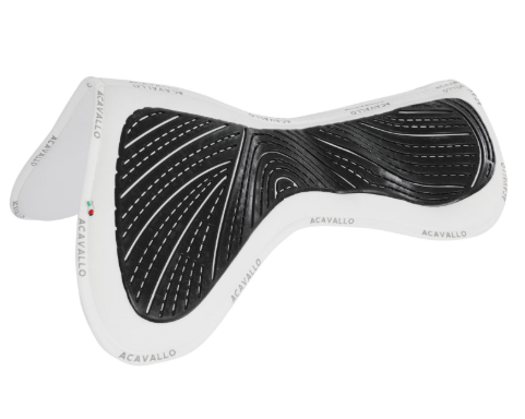 Acavallo® flat pad in memory foam jumping close contact shape with classic withers and classic spine with suede and non-slip gel grip. Anatomical cut for superior shock absorption.
