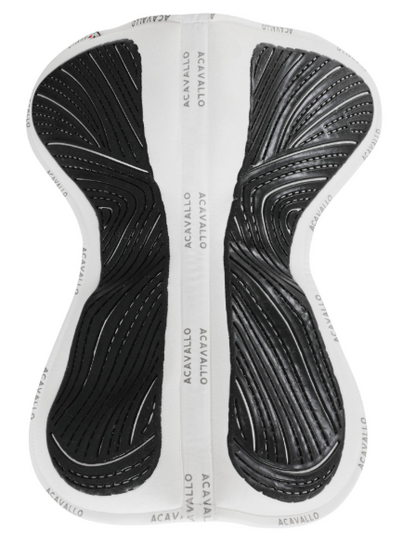 Acavallo® flat pad in memory foam jumping close contact shape with classic withers and classic spine with suede and non-slip gel grip. Anatomical cut for superior shock absorption.